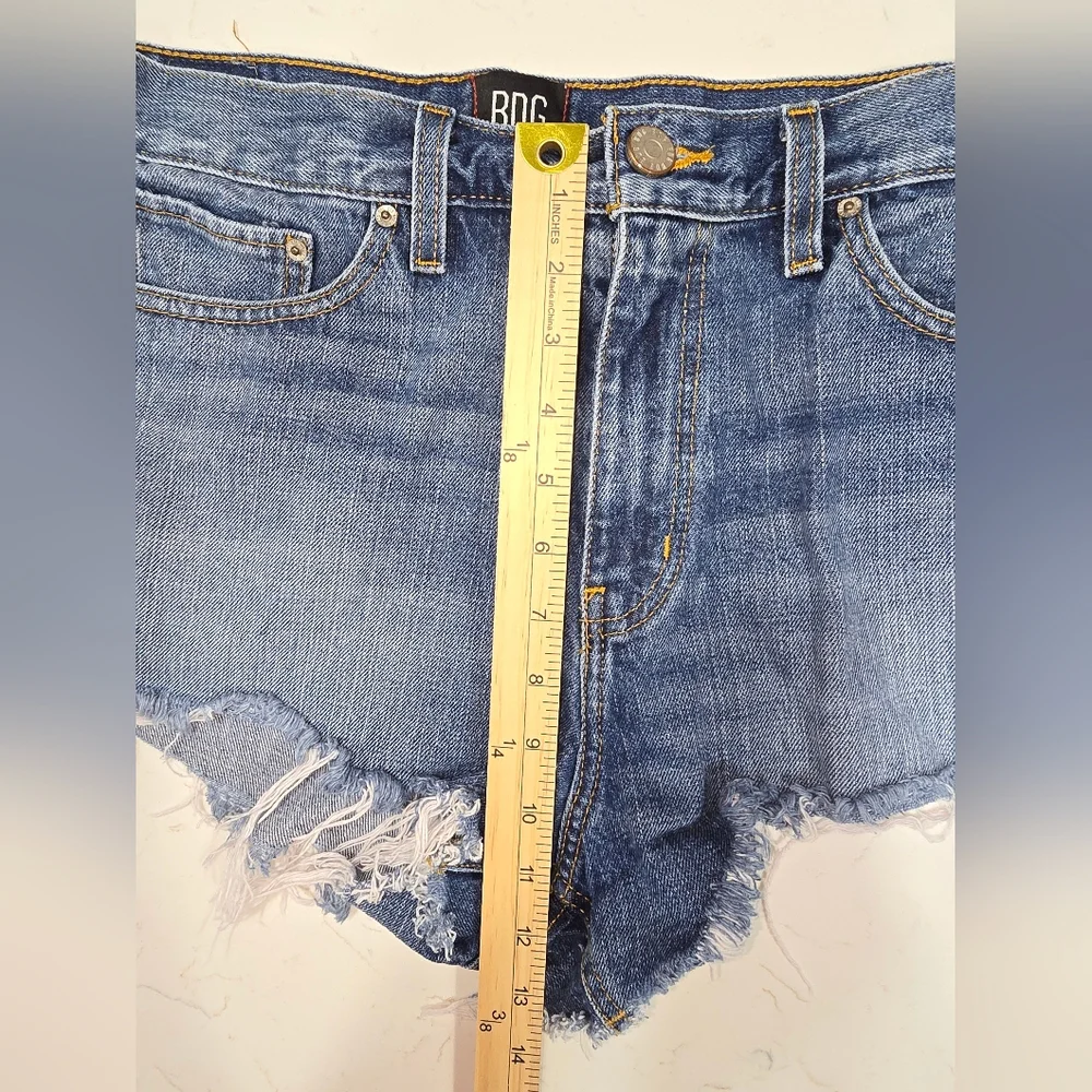 BDG Denim Shorts‎ Women's Girlfriend High Rise Urban Outfitters Blue Cut Offs 31
